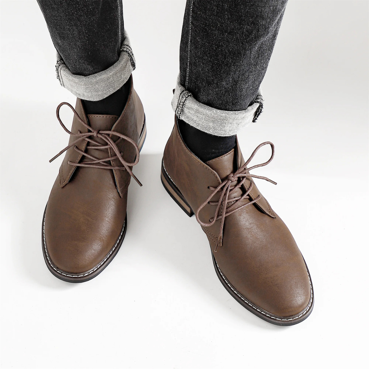 The Toscana Men’s Retro Leather Lace Up Ankle Chukka Boots