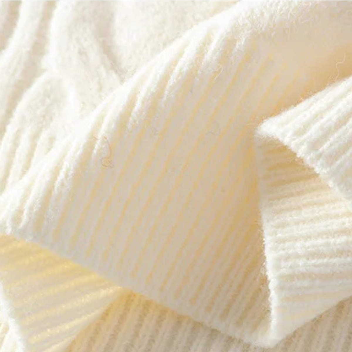 The Vicenza Men’s Knitted Reindeer Christmas Knitted Sweater – White