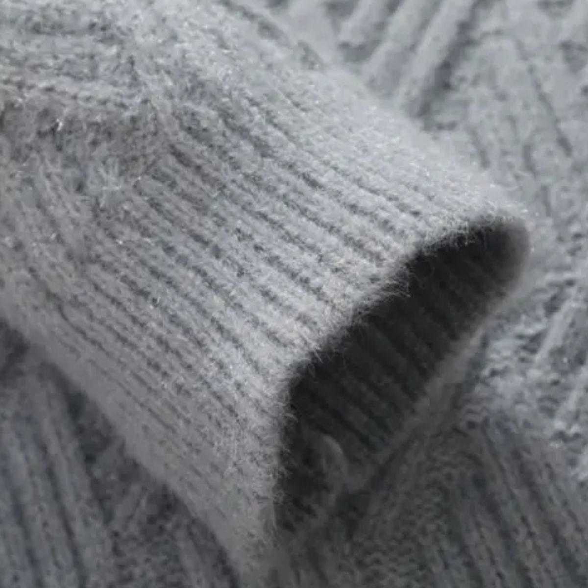 The Buonconvento Men’s Cashmere O Neck Warm Knitted Sweater