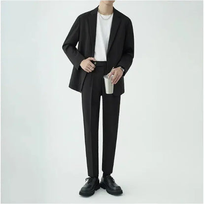 Men's Modern Minimalist Two-Piece Suit - Sophisticated Style for Formal Events