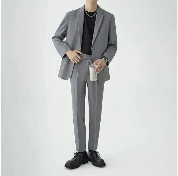 Men's Modern Minimalist Two-Piece Suit - Sophisticated Style for Formal Events