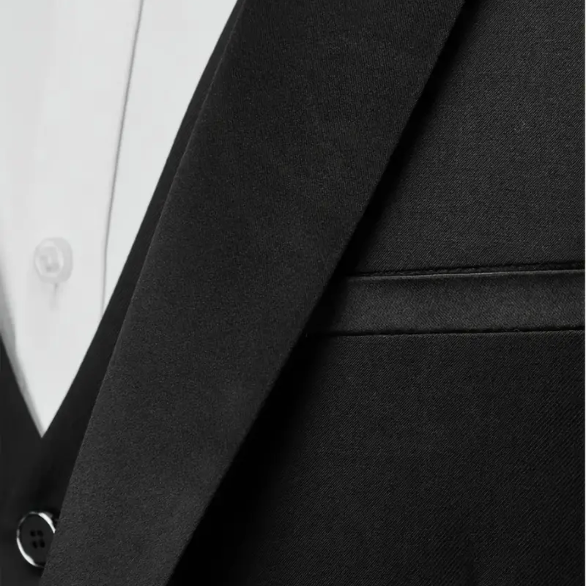 Men’s Slim Fit Three-Piece Tuxedo Suit - Sophisticated Formal Wear for Weddings & Black-Tie Events